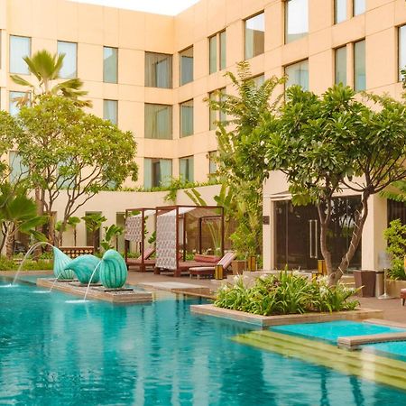 Hyatt Pune Bagian luar foto The pool at the hotel
