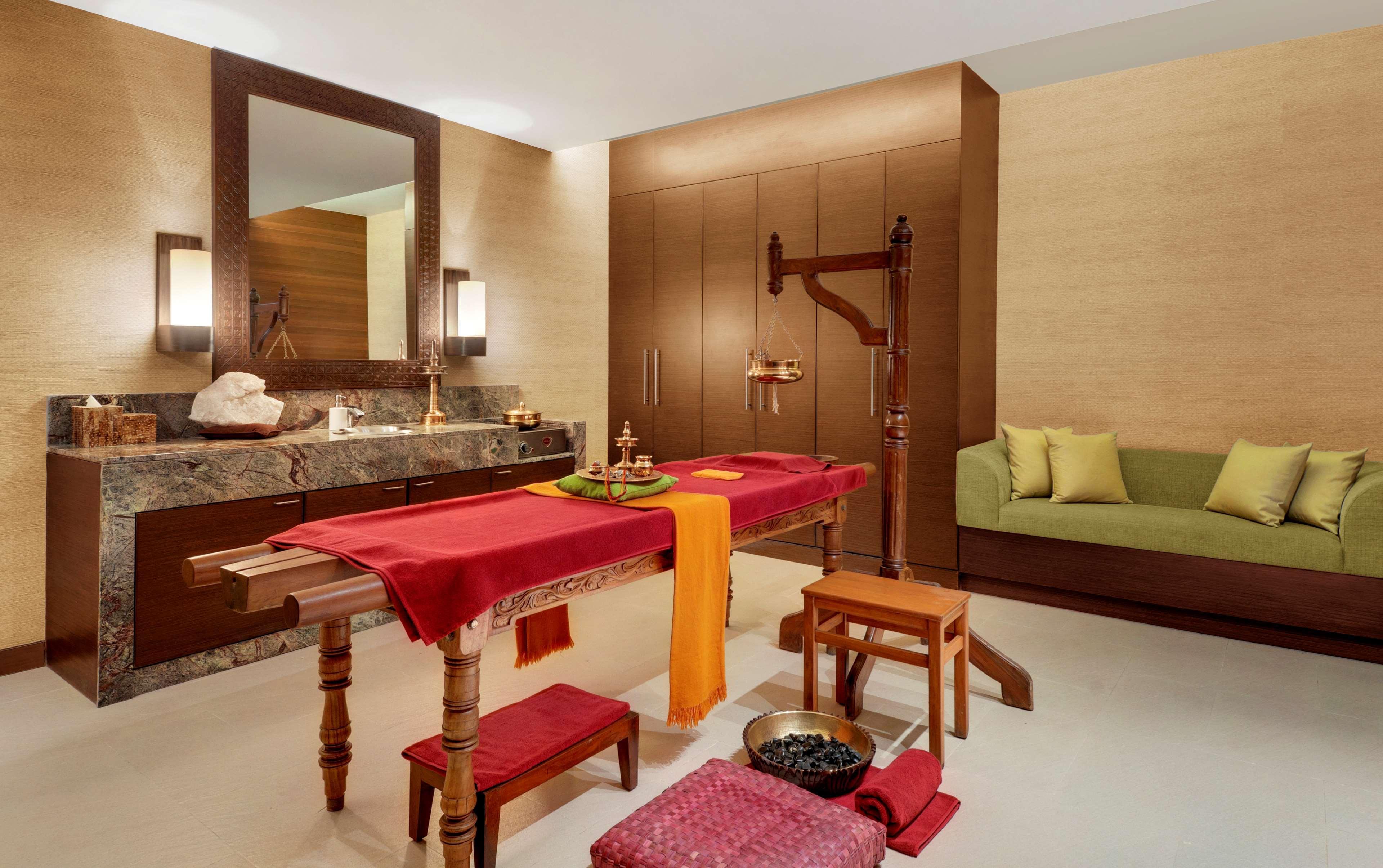 Hyatt Pune Bagian luar foto Ayurvedic massage room
