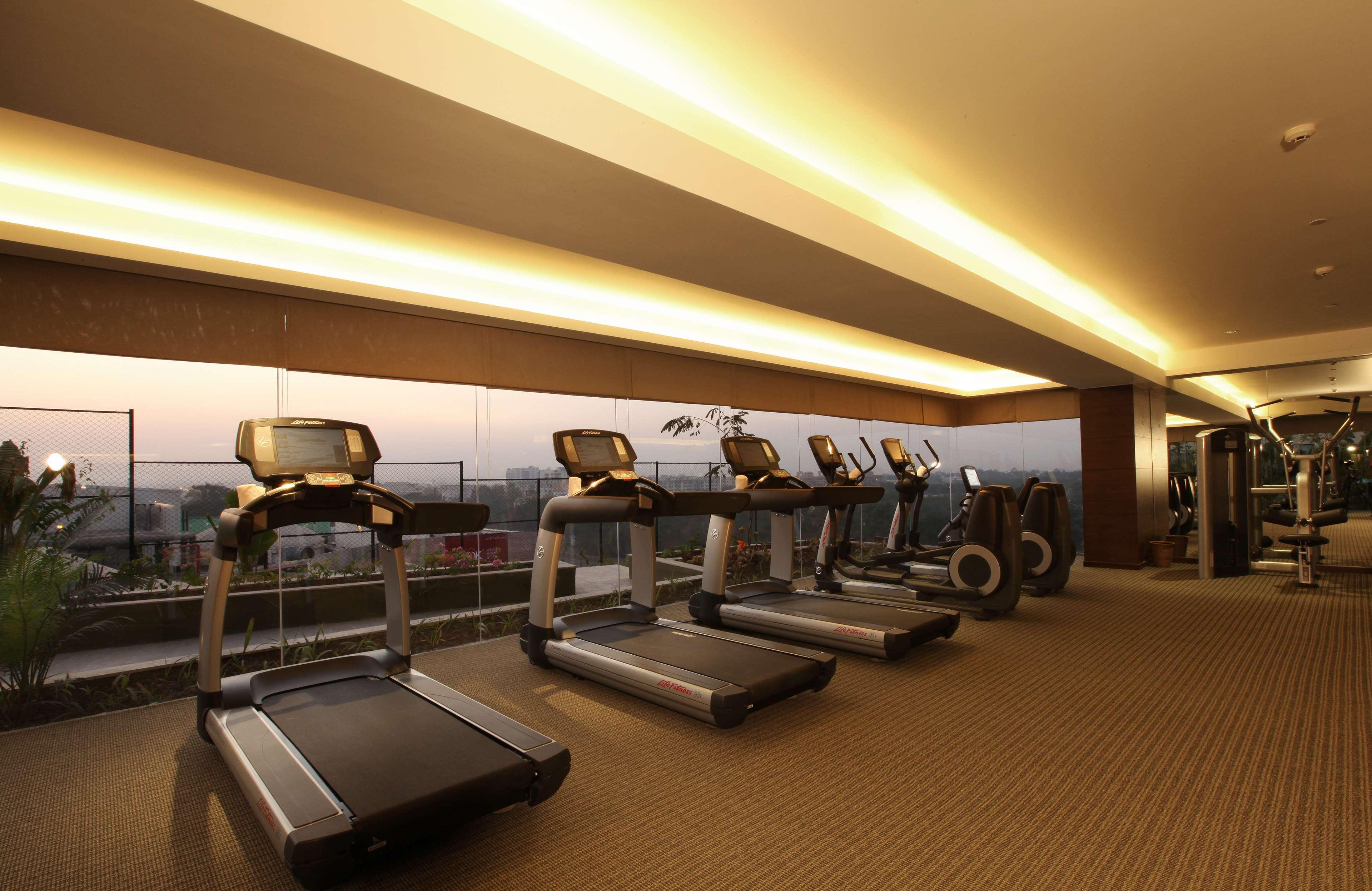 Hyatt Pune Bagian luar foto The gym at the hotel