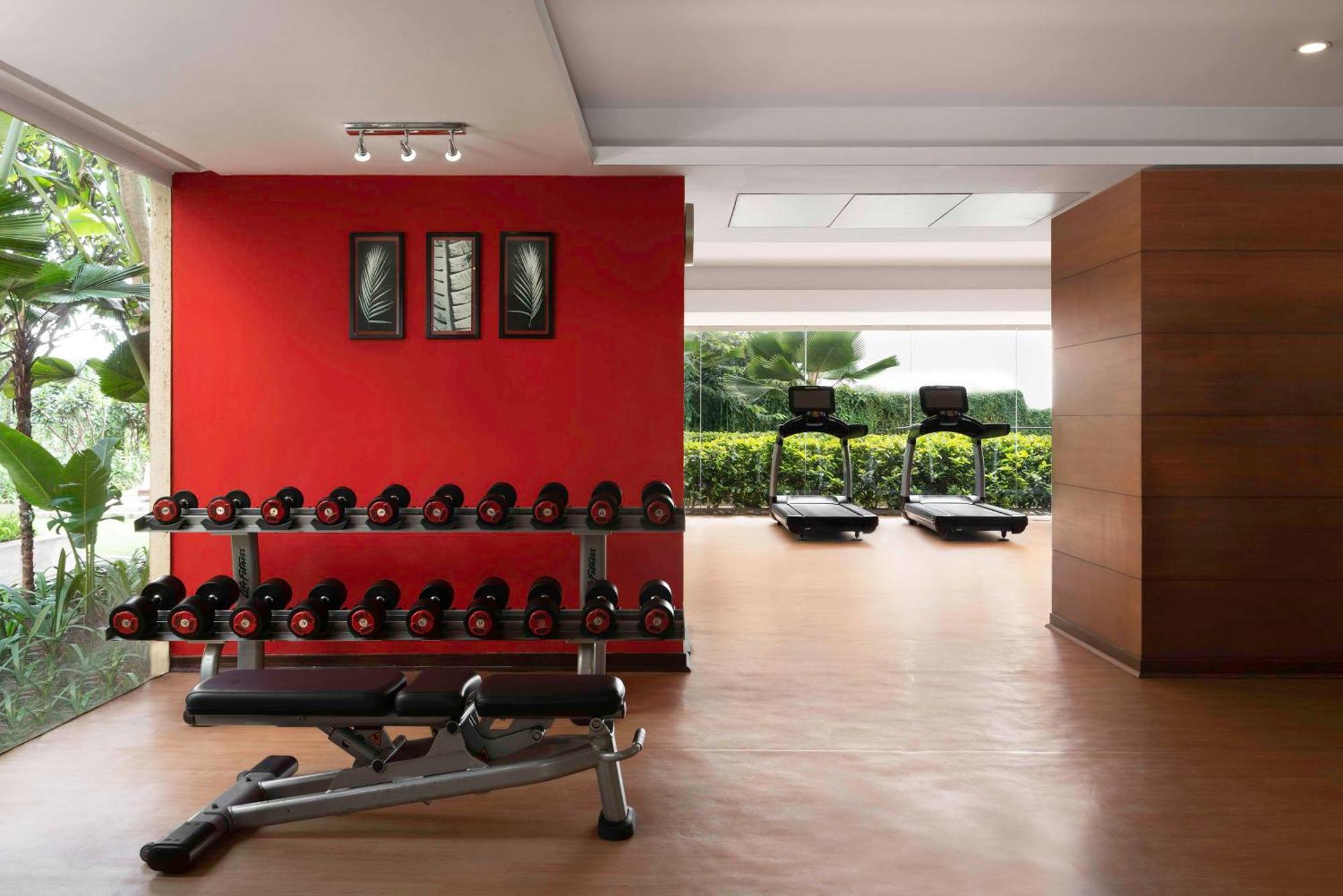 Hyatt Pune Bagian luar foto The gym at the hotel