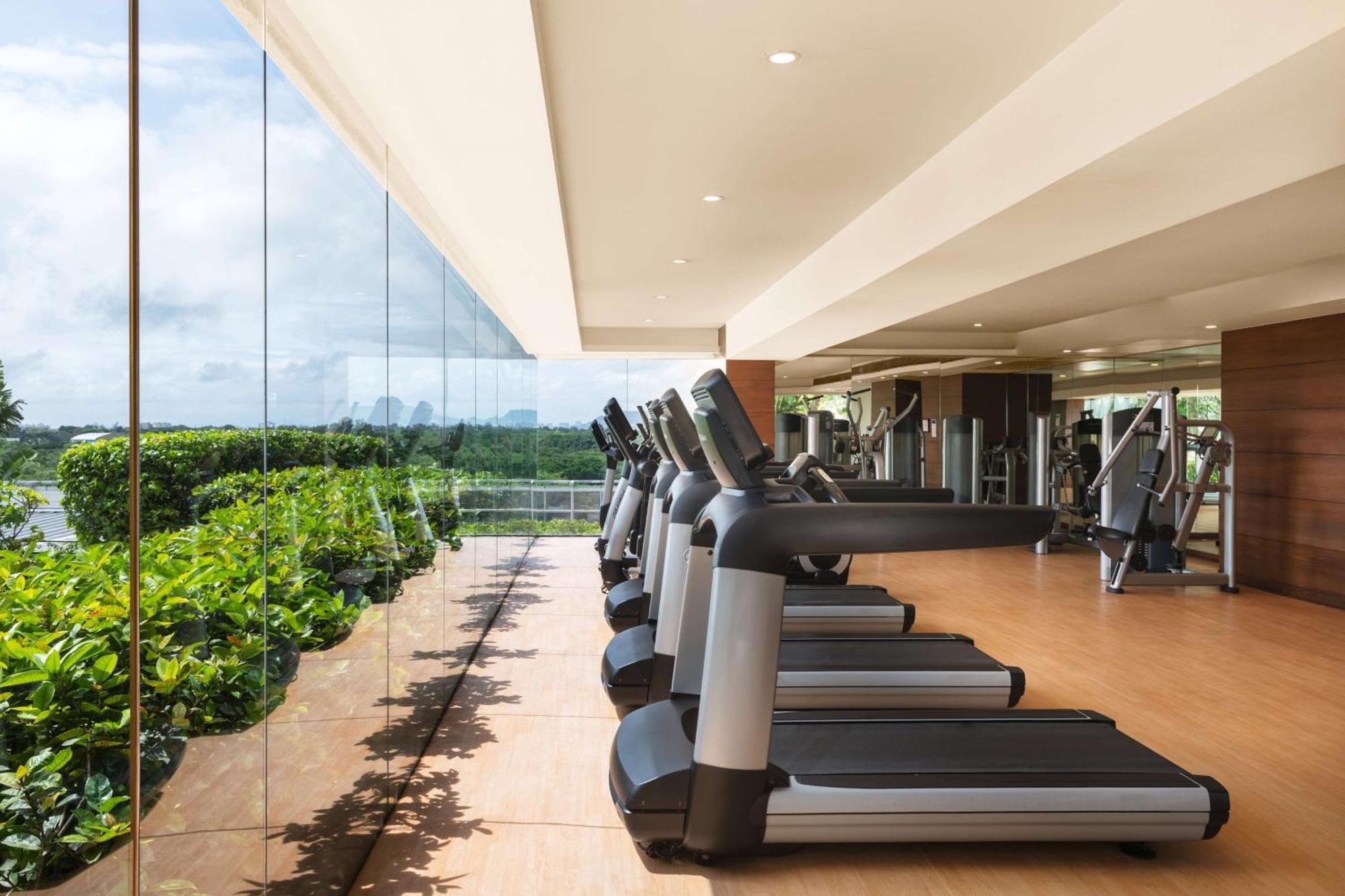Hyatt Pune Bagian luar foto The gym at the hotel