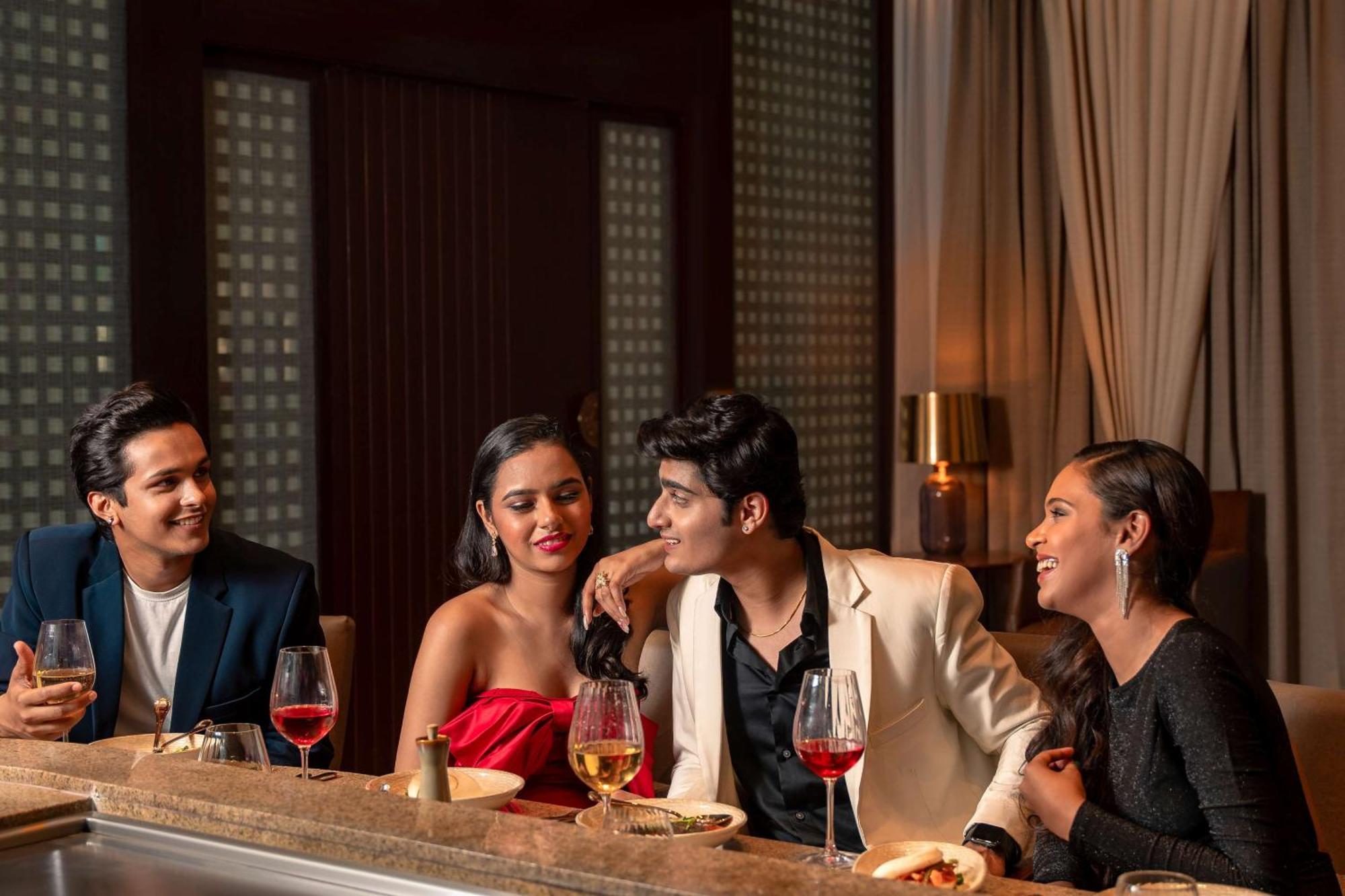 Hyatt Pune Bagian luar foto The Bar