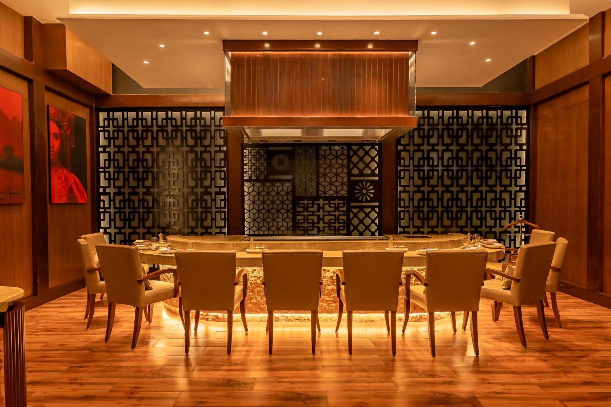 Hyatt Pune Bagian luar foto The interior of the restaurant