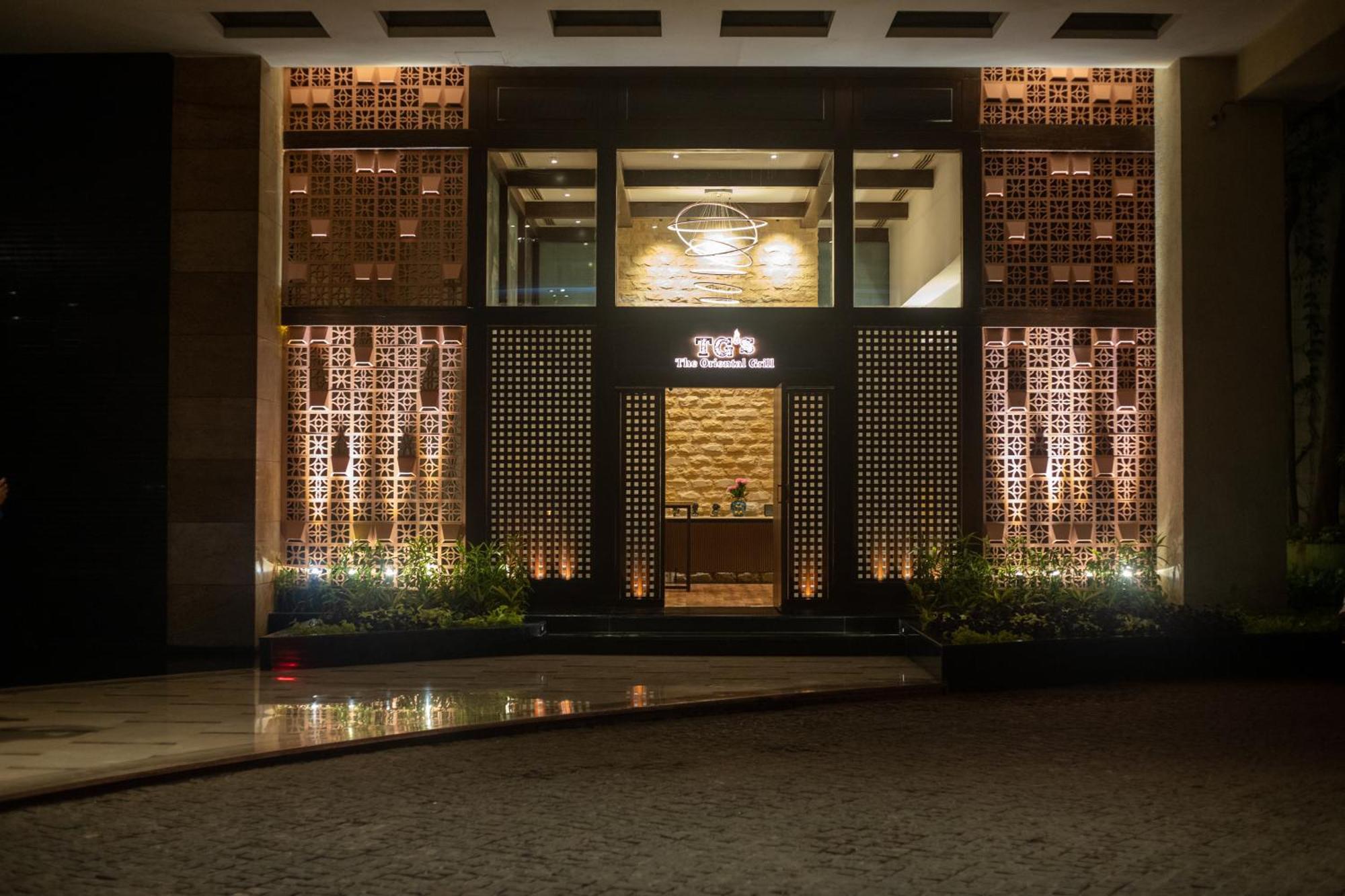 Hyatt Pune Bagian luar foto The Oberoi, Mumbai