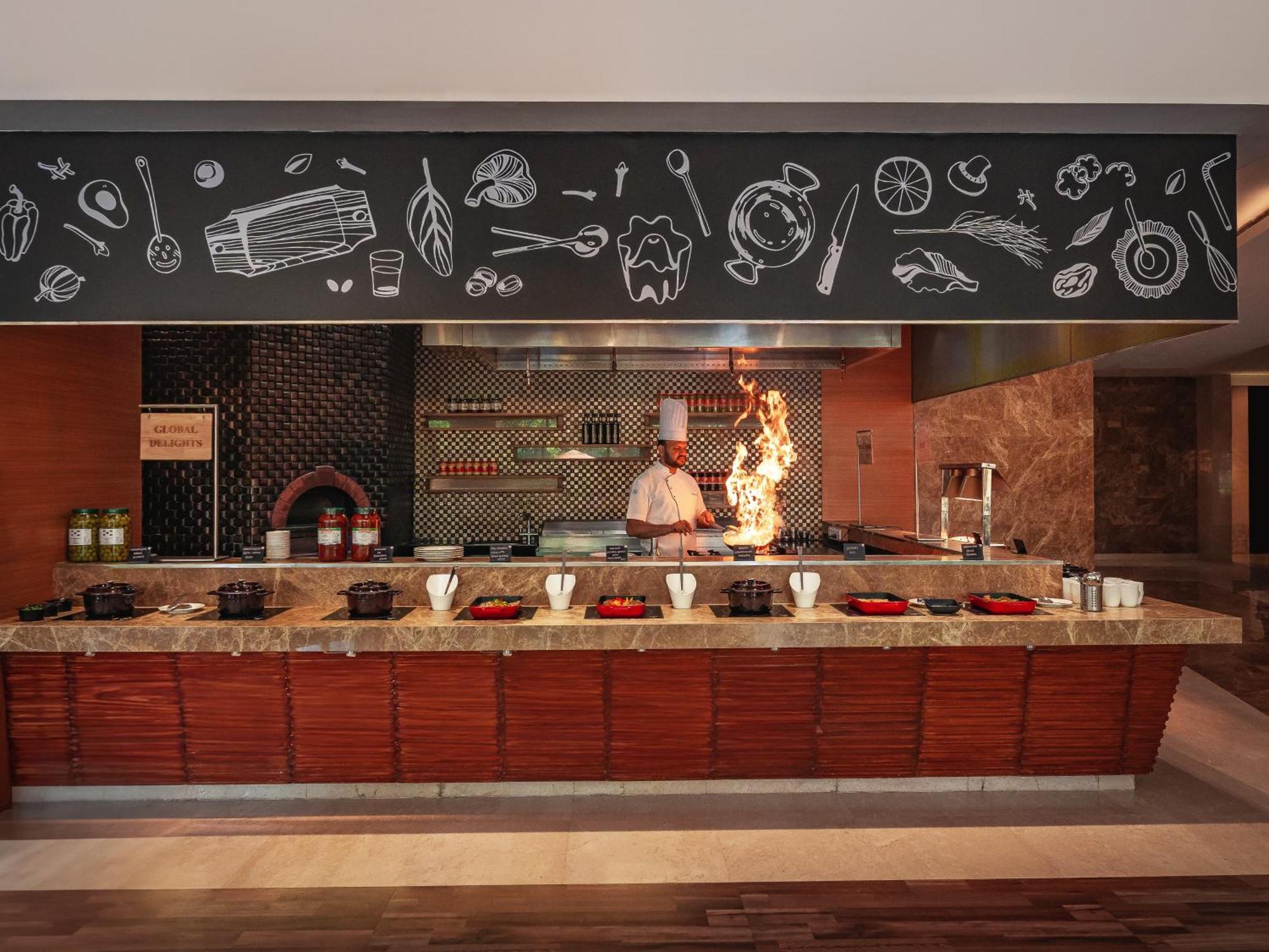 Hyatt Pune Bagian luar foto Live Kitchen at The Park, Hyderabad